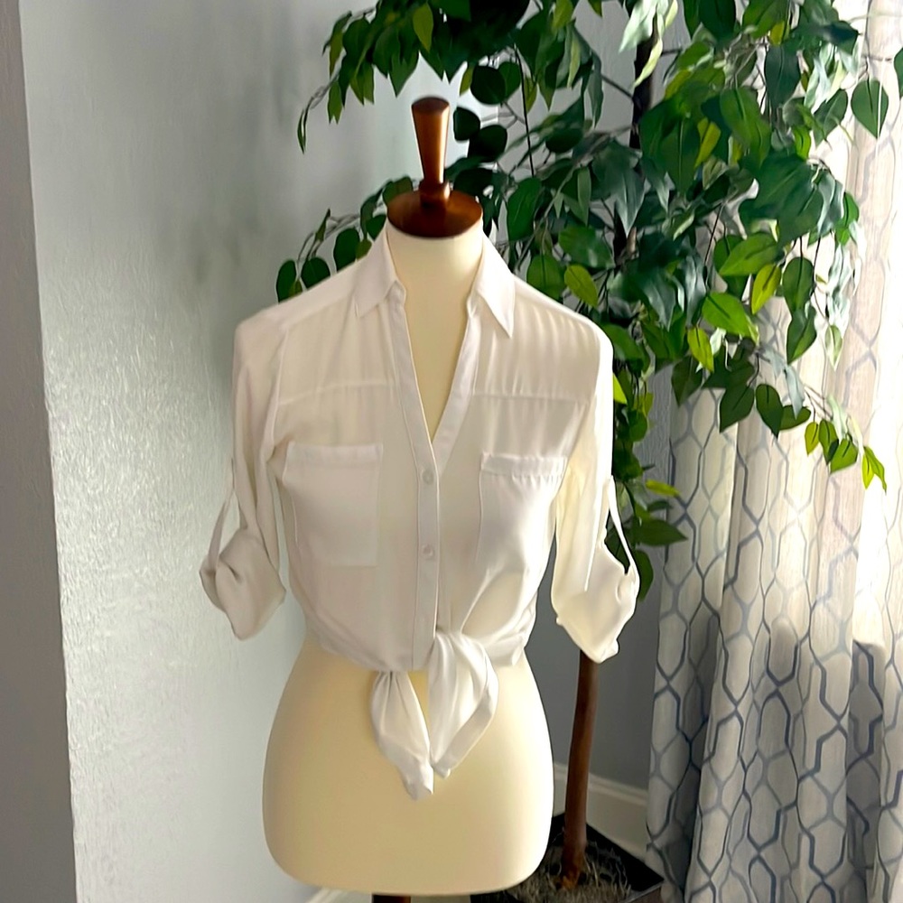 White long sleeve blouse botton down